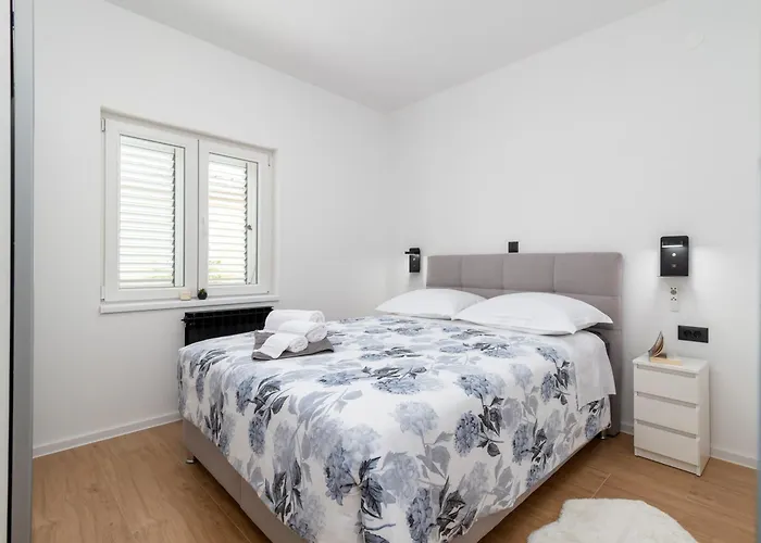 Gust Апартаменты *