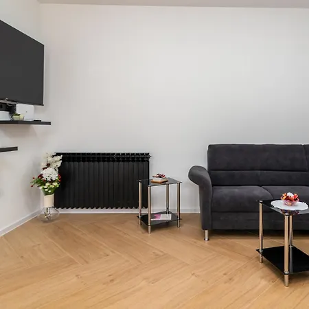 Gust Apartment *